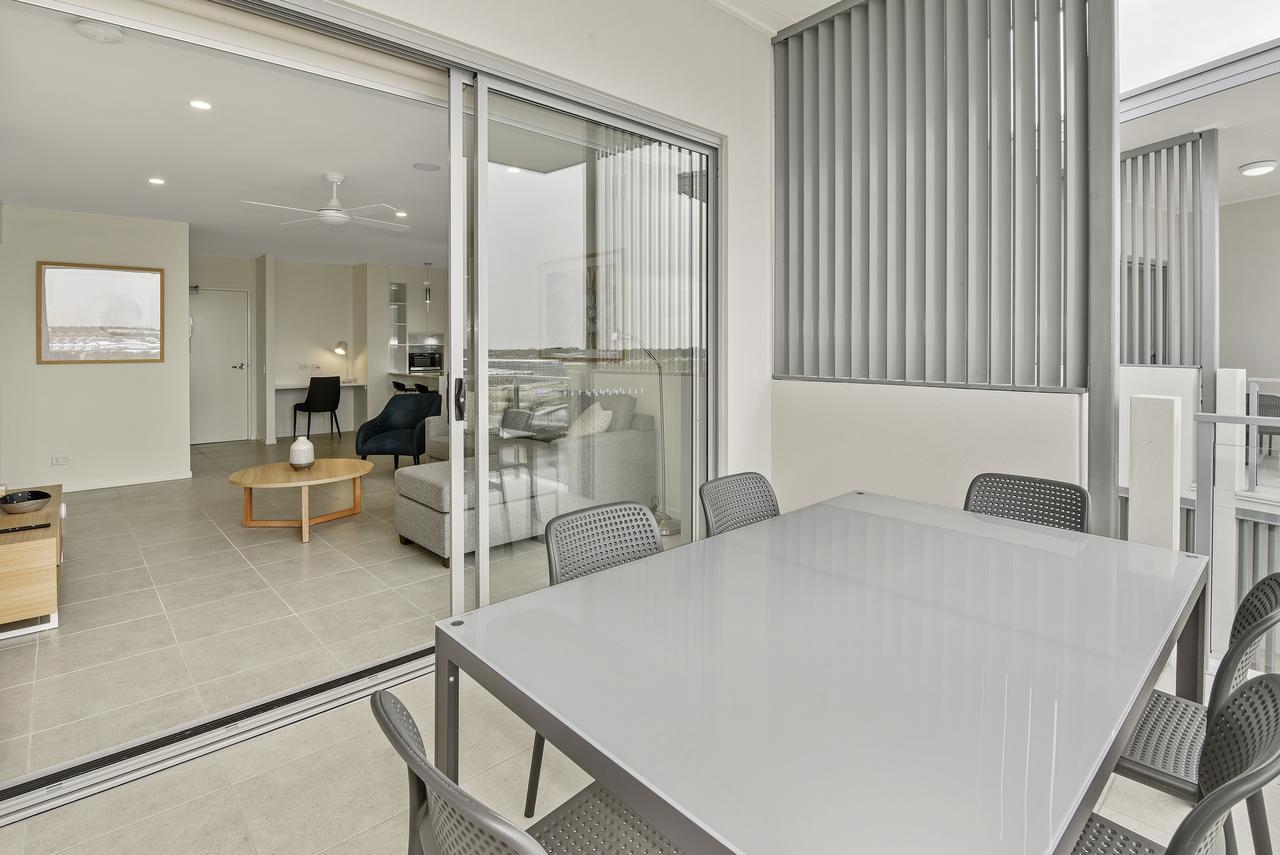Aquarius Kawana Aparthotel Kawana Waters Exterior photo