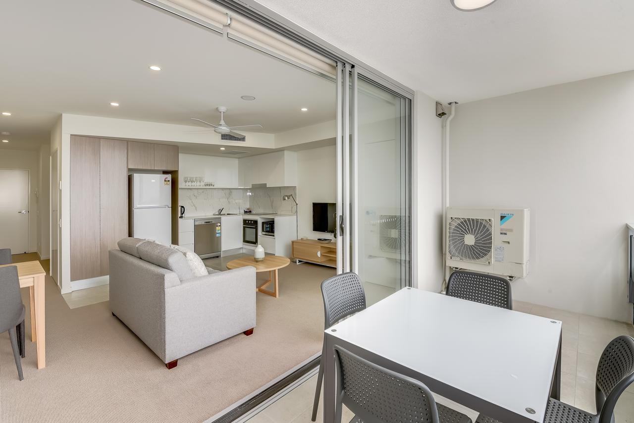 Aquarius Kawana Aparthotel Kawana Waters Exterior photo