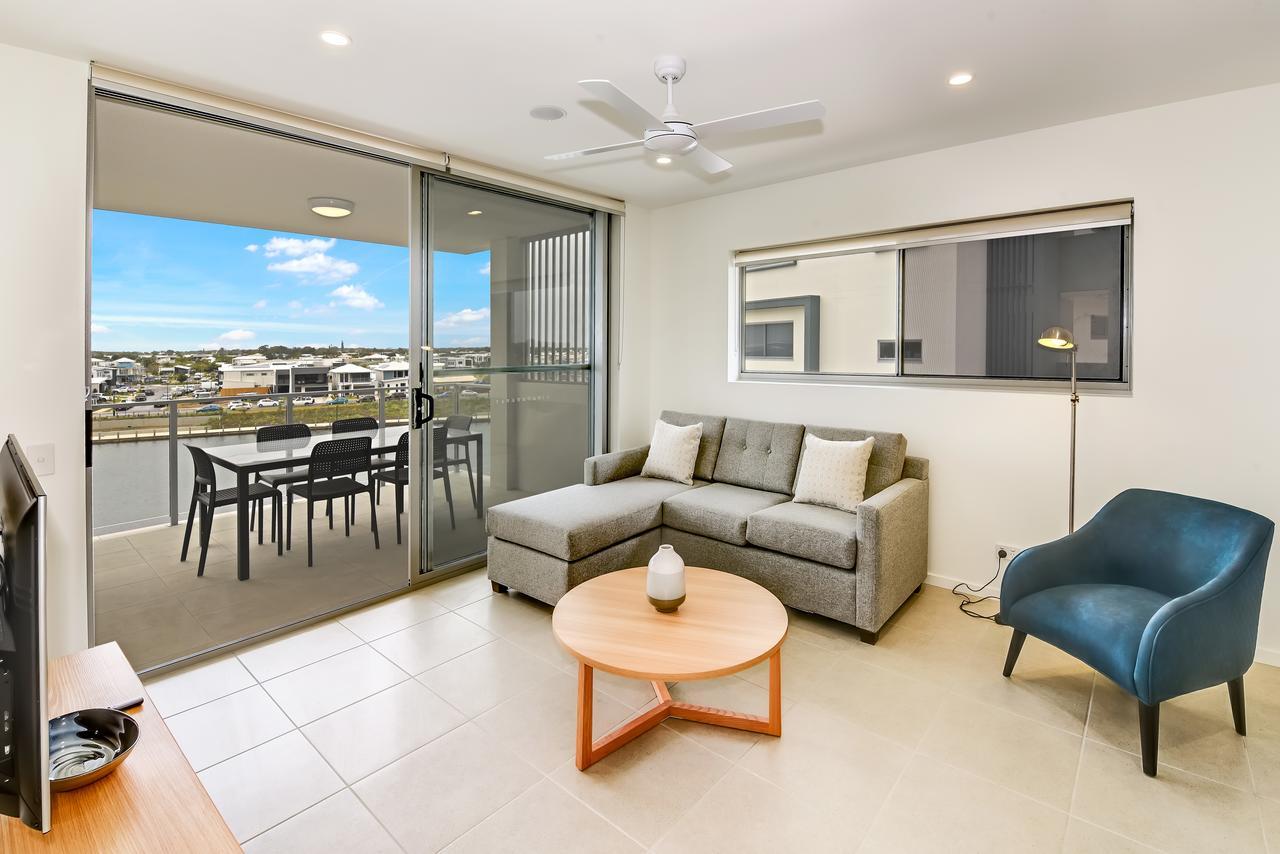 Aquarius Kawana Aparthotel Kawana Waters Exterior photo