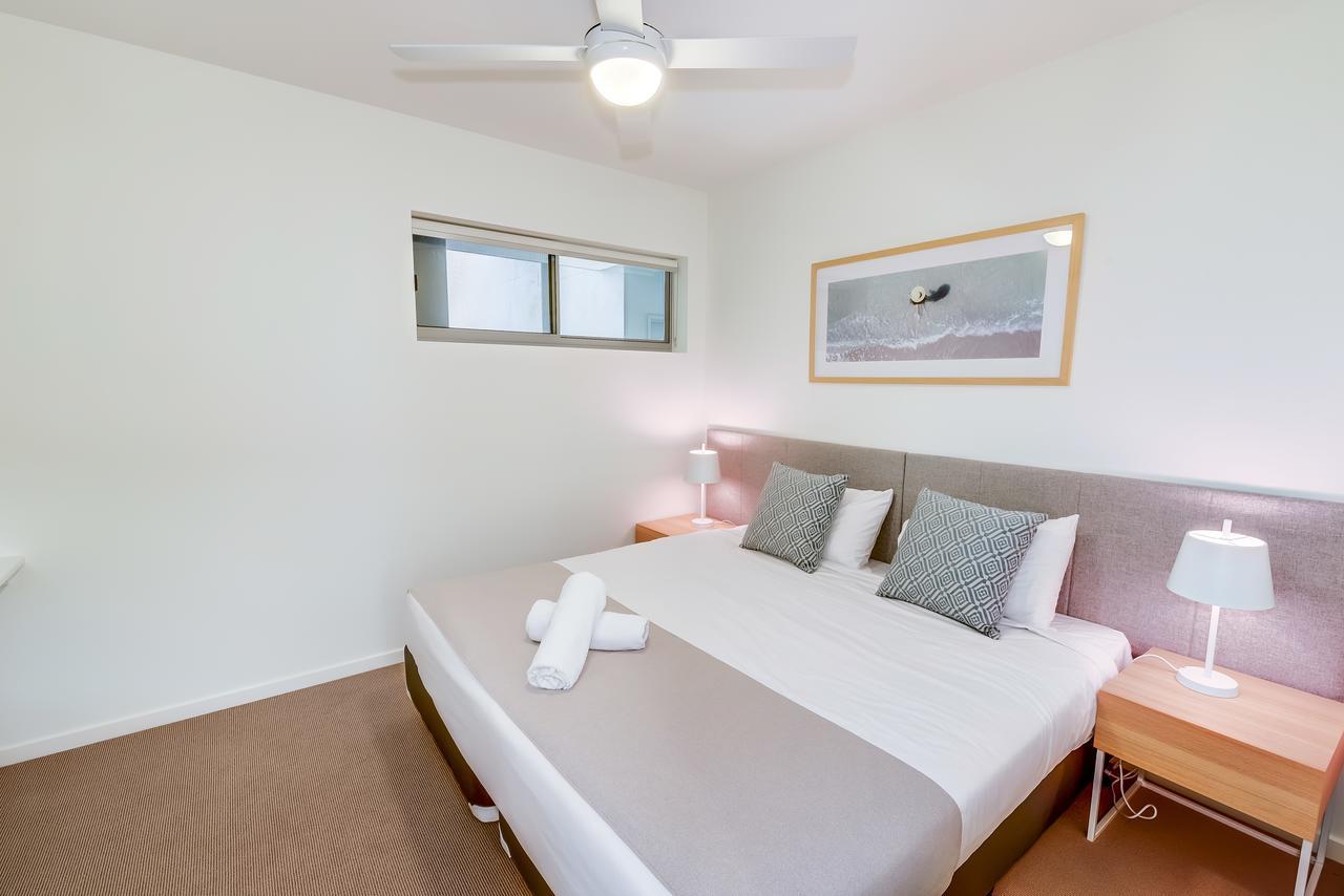Aquarius Kawana Aparthotel Kawana Waters Exterior photo