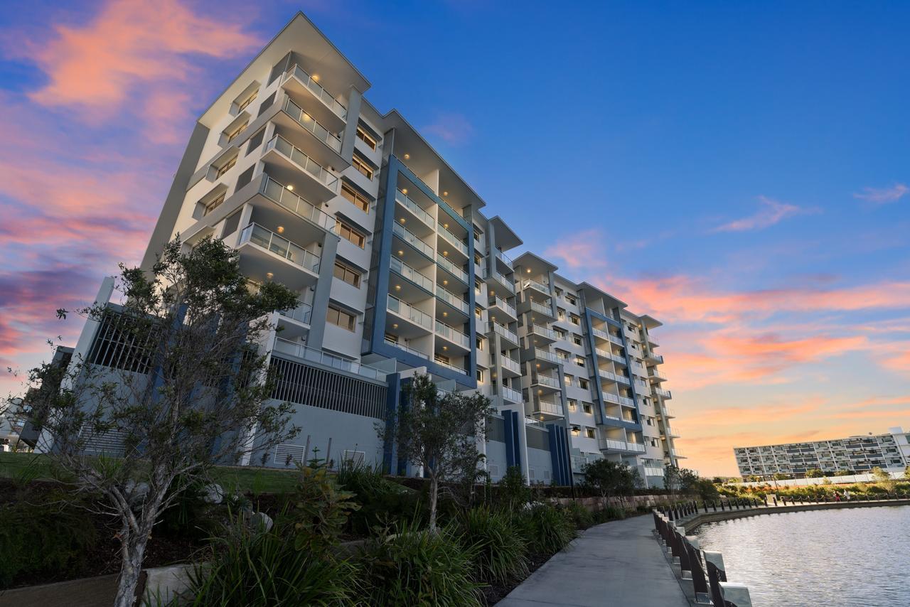 Aquarius Kawana Aparthotel Kawana Waters Exterior photo