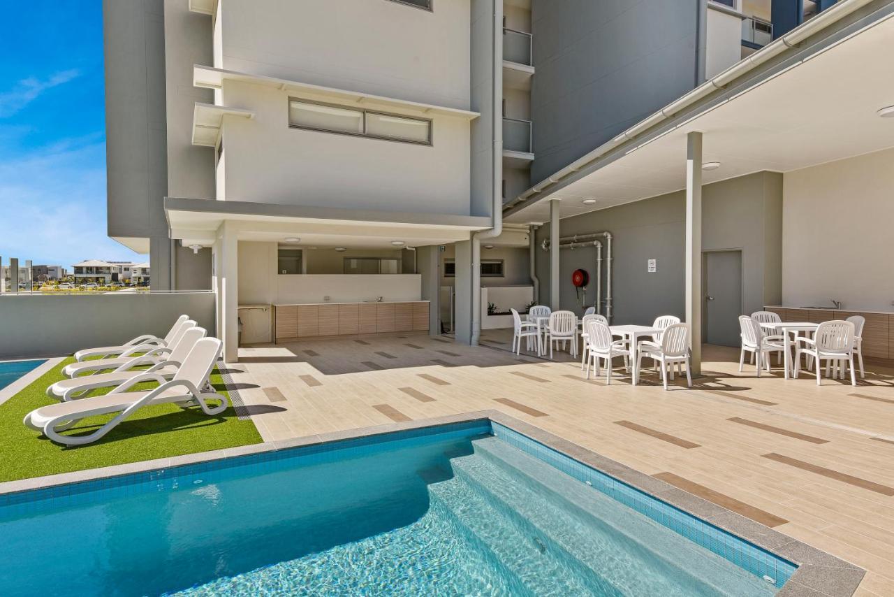 Aquarius Kawana Aparthotel Kawana Waters Exterior photo