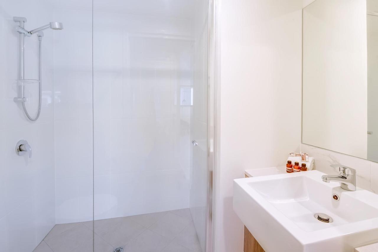 Aquarius Kawana Aparthotel Kawana Waters Exterior photo